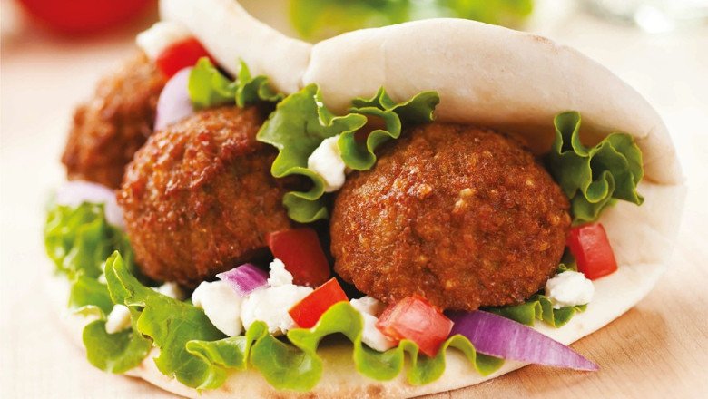 Dubai's Must-Try Local Street Foods