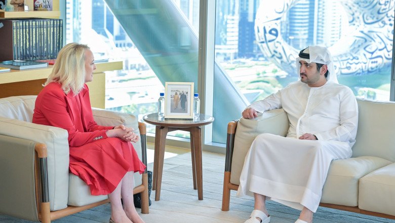 Maktoum bin Mohammed meets with CEO of Accenture