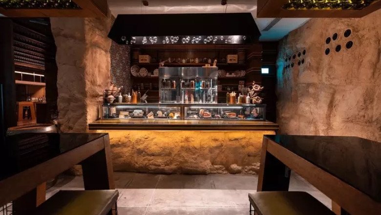 RELAX INSIDE THE CAVE FOR AN EVENING OF CLASSIC FRENCH BITES