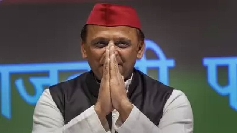 Akhilesh backs Mamata formula for supporting Cong