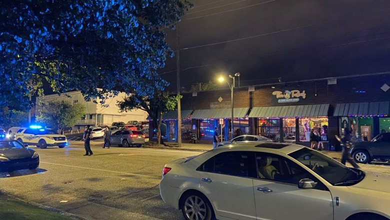 4 people wounded in exchange of gunfire outside Birmingham bar