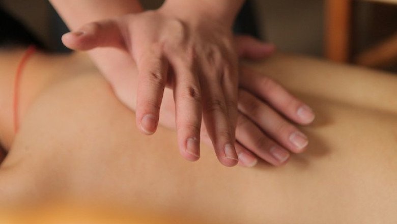 GET RID OF TOXINS WITH THIS LYMPHATIC MASSAGE