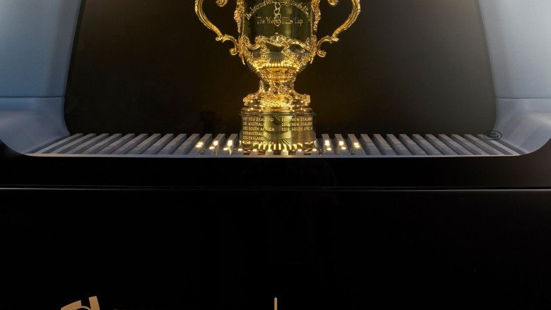Defender Reveals Unique Defender 110 To Showcase Rugby World Cup Trophy On Countdown Tour