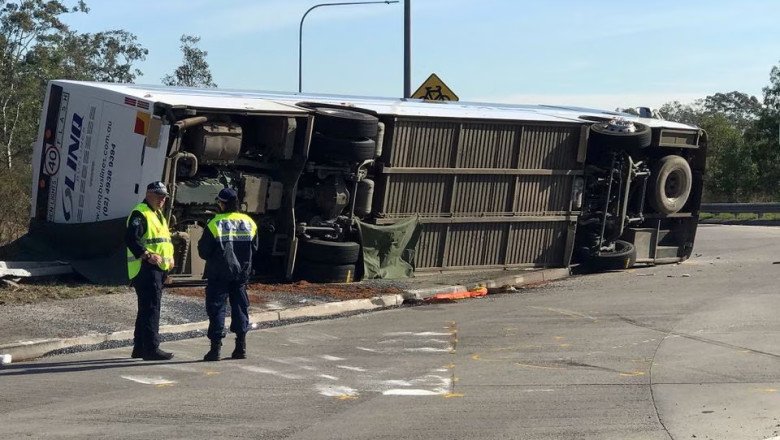 Bus accident kills 10 wedding guests in Australia
