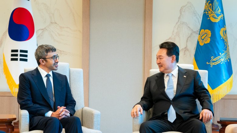 Korean President receives Abdullah bin Zayed in Seoul