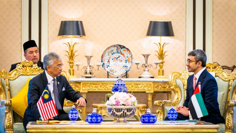 King of Malaysia receives Abdullah bin Zayed