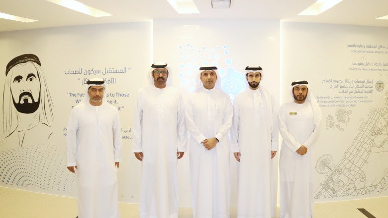 Talal Al Falasi visits Dubai Civil Defence Readiness Room