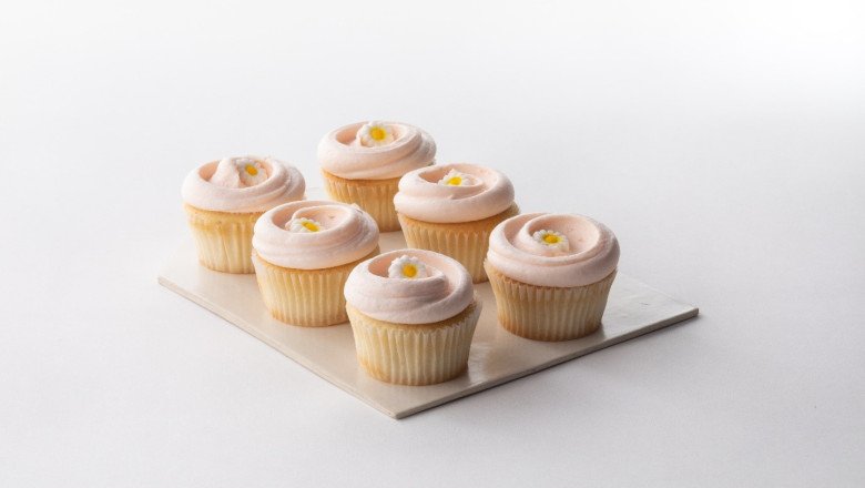 OSN+ And Magnolia Bakery Celebrate 25 Years Of ‘Sex And The City’ And ‘And Just Like That’ Season 2 With The ‘Carrie Cupcake’