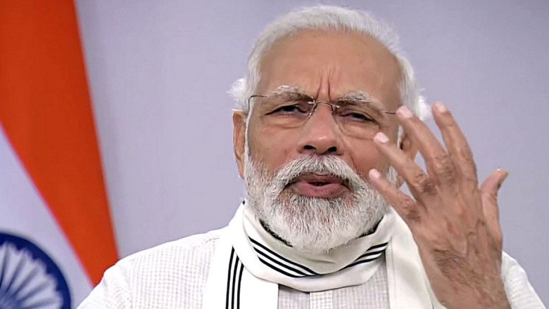 Modi walks over to Sonia Gandhi after plane incident