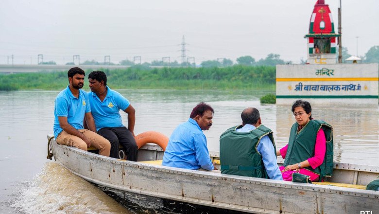 Delhi minister pulls up official over flood relief delays