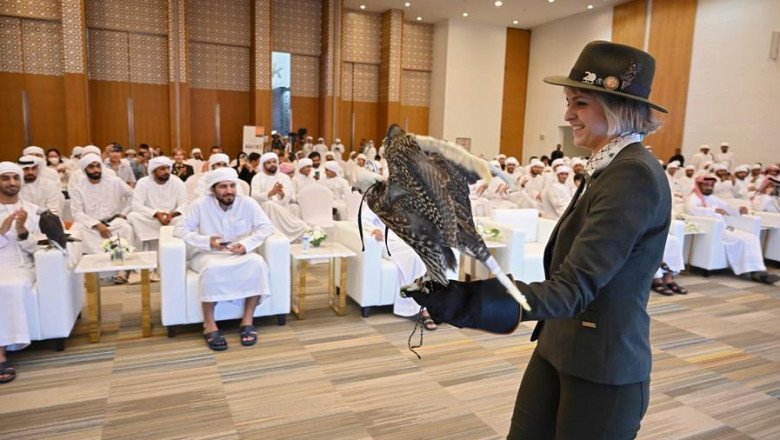 Falconers of the world meet in Abu Dhabi for new falcon auction