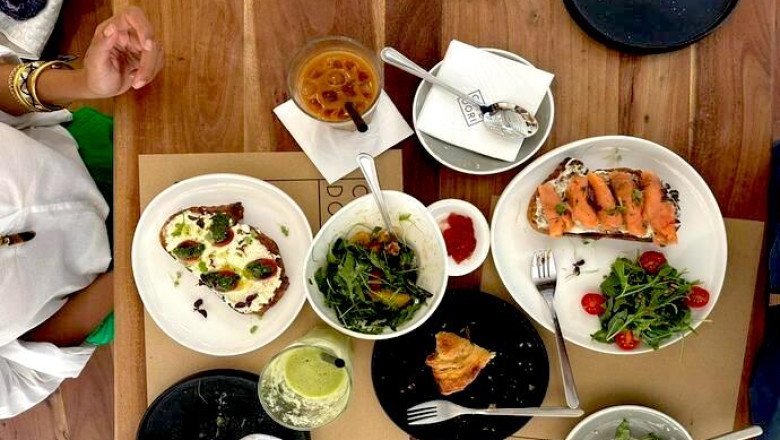 AT THIS CAFE IN DUBAI MINIMALISM MEETS ART