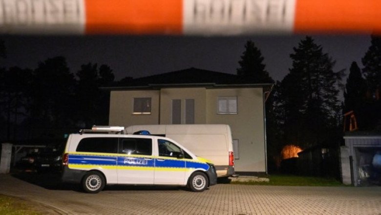 At least 11 smuggled into Germany in five seater car