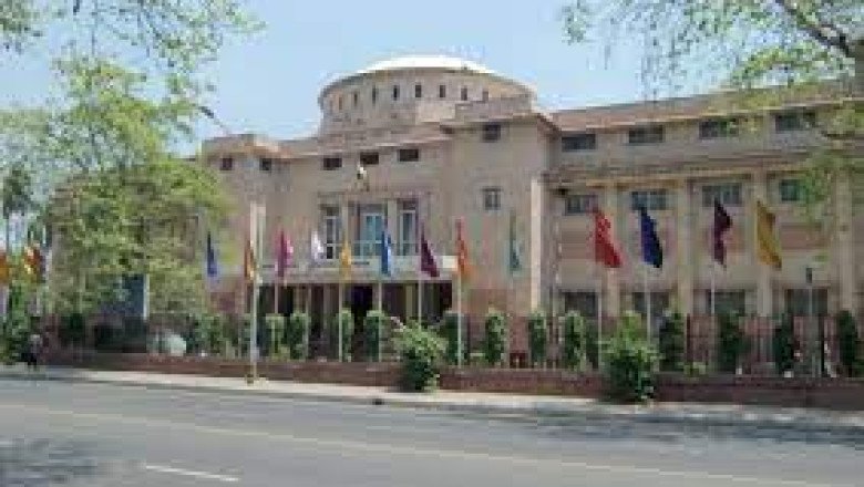 Cong raps Museum demolition for Vista