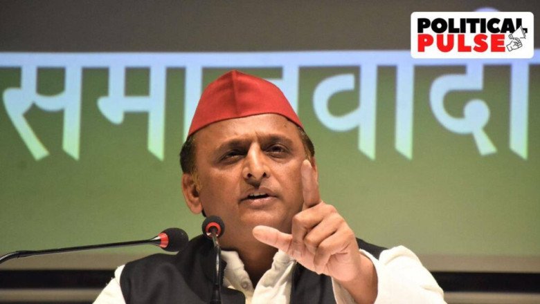 Akhilesh climbs wall of JP Centre after entry denied