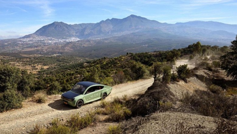 Stella Terra Electric Car Travels Over 1000KM Using Solar Power Across Sahara Desert