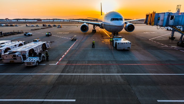 Which US Airlines Fly Non-Stop to Dubai?
