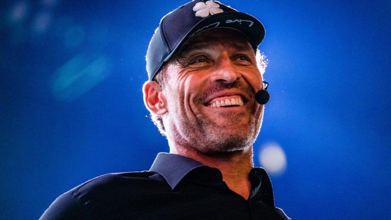 New Year’s Resolutions Don’t Always Stick—Here’s What Tony Robbins Suggests Instead