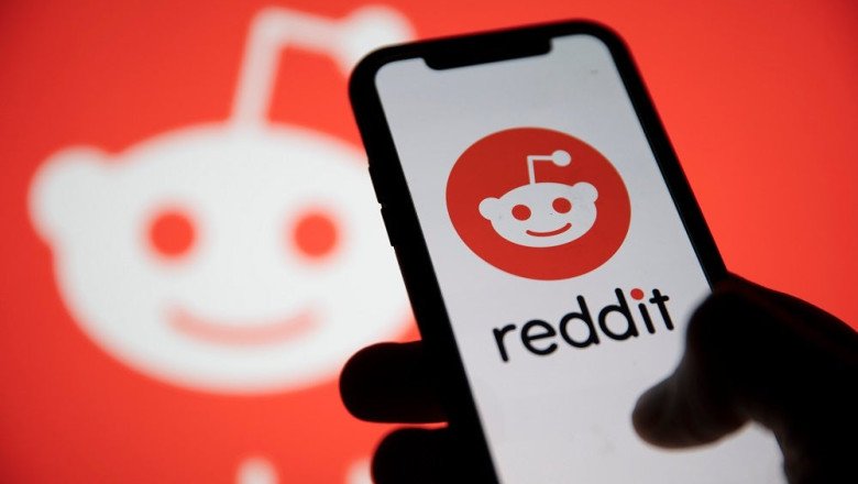 Social Media Giant Seeks Community Cash in Upcoming IPO