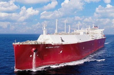 Qatari LNG Giant Secures Fleet Expansion with Nakilat