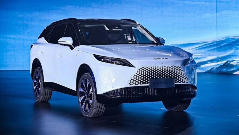 New Omoda 7 Plug-in Hybrid SUV Unveiled At Beijing Motor Show 2024