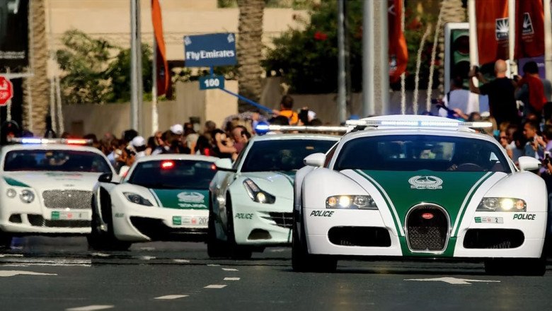 Top 10 Best Dubai Police Supercars: Ferrari, Lamborghini, Bugatti, & More