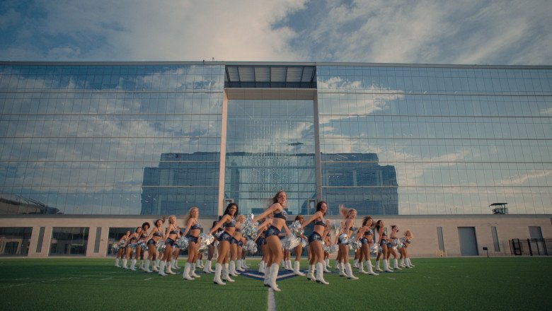 America’s Sweethearts Lays Bare the Low Wages and High Costs of Being an NFL Cheerleader