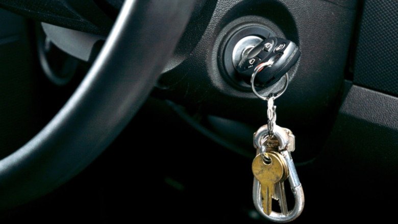 Car Starts Then Dies: Here Is A Detailed Guide On Symptoms, Causes & Fixes