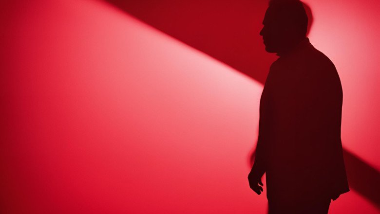 Breaking Free from the Shadow of a Narcissistic Parent