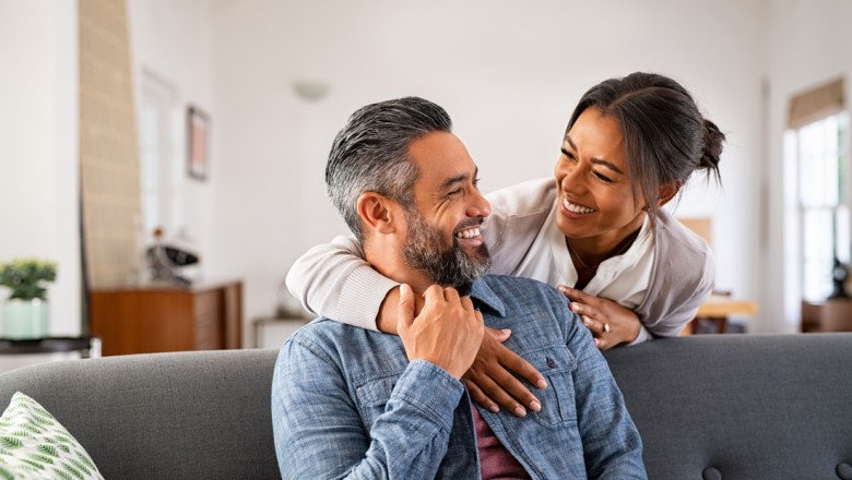 How to Navigate Shifting Power Dynamics in Relationships, According to Experts