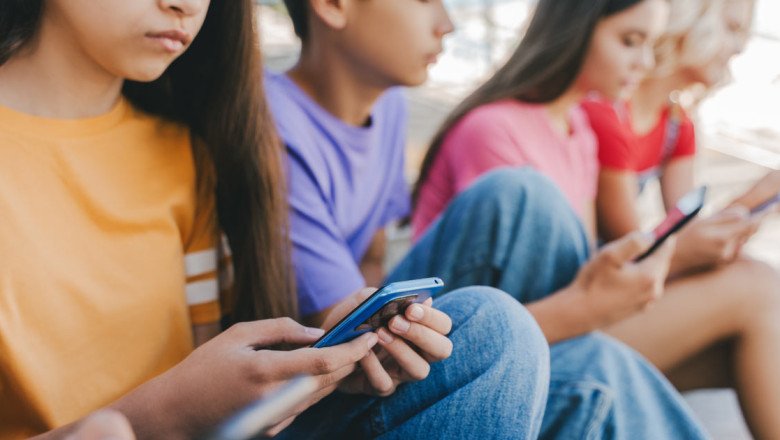 Surgeon General Wants Social Media Labeled Like Cigarettes, for Mental Health Concerns