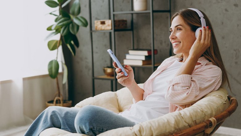 8 Tech Podcasts to Keep You Up-to-Date on the Latest News and Trends in the Industry