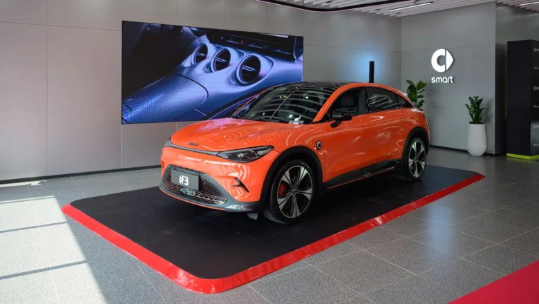 New Smart Electric Cars Showcased In The UAE — New Showroom Opened In Dubai
