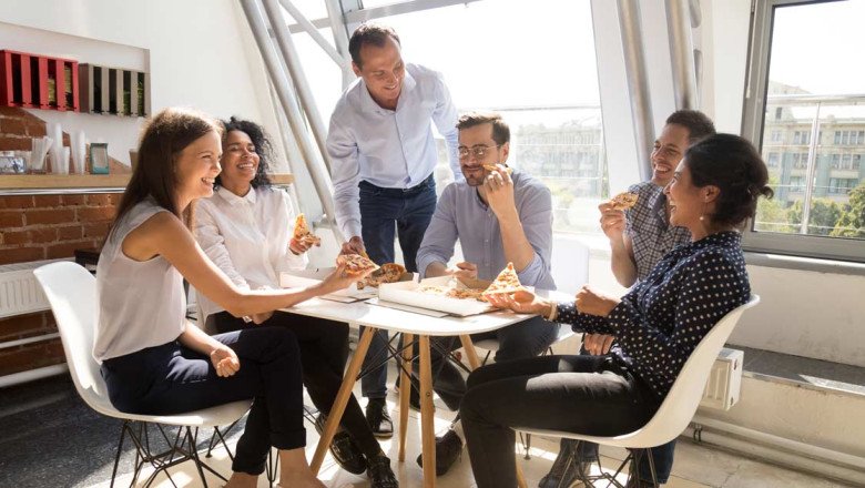 LinkedIn Says Team Lunches Are Back in 2025—Here’s How to Have One That Builds Workplace Culture