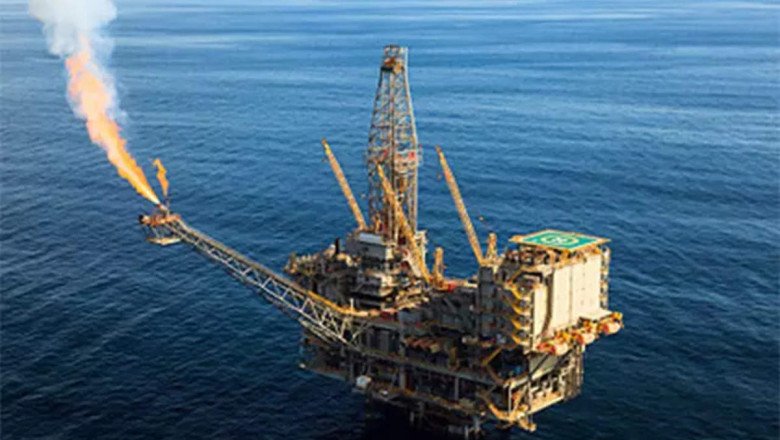 Middle East Economies Face Strain as Oil Prices Slide