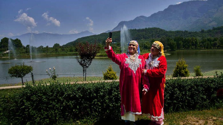 Kashmir tourism bears the brunt after tourist massacre and India-Pakistan military strikes