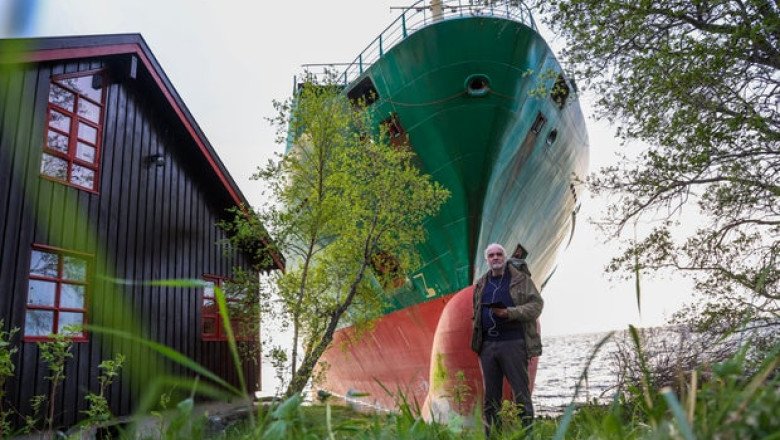 A 440-foot ship nearly hit a Norway cabin as its owner slept. The helmsman was reportedly asleep too.