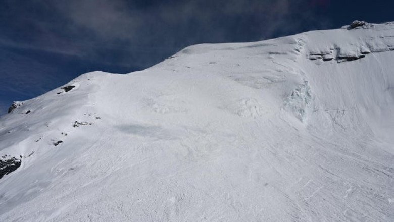 5 skiers found dead on glacier in Switzerland; another skier killed by avalanche