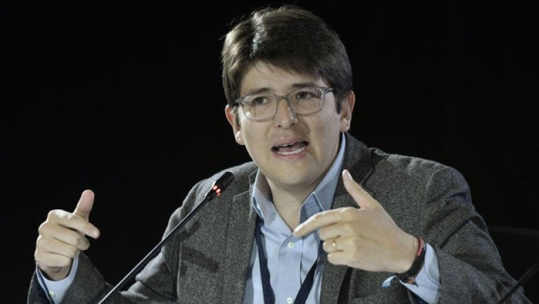 Colombian senator and presidential hopeful shot in assassination attempt