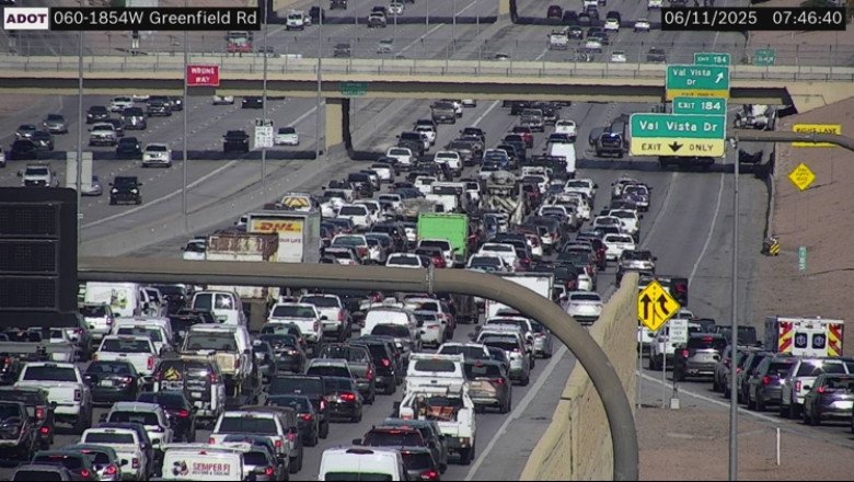 Crash on US 60 leaves some westbound lanes blocked in East Valley