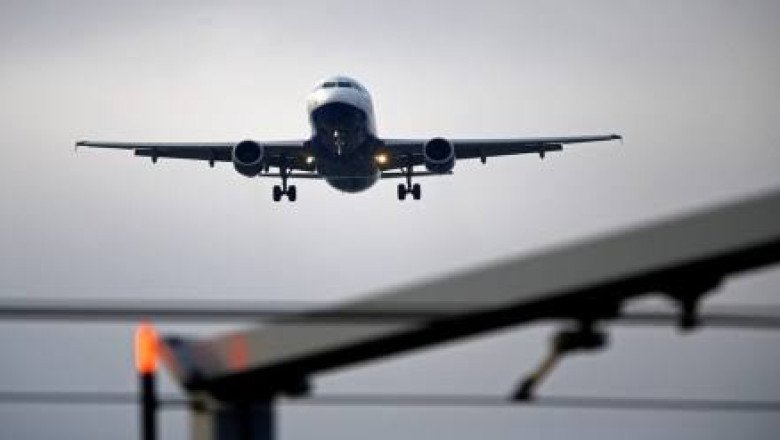 Airspace Shutdown Hits Airlines Amid Israel‑Iran Strikes