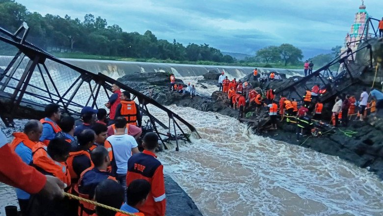 Bridge collapse at popular tourist destination in India kills at least 2 dead, injures 32