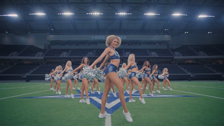 How the Dallas Cowboys Cheerleaders Got a 400% Pay Raise