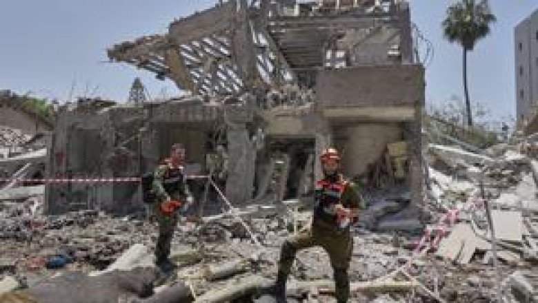 Canadians told to avoid travel to Iran, Israel amid strikes