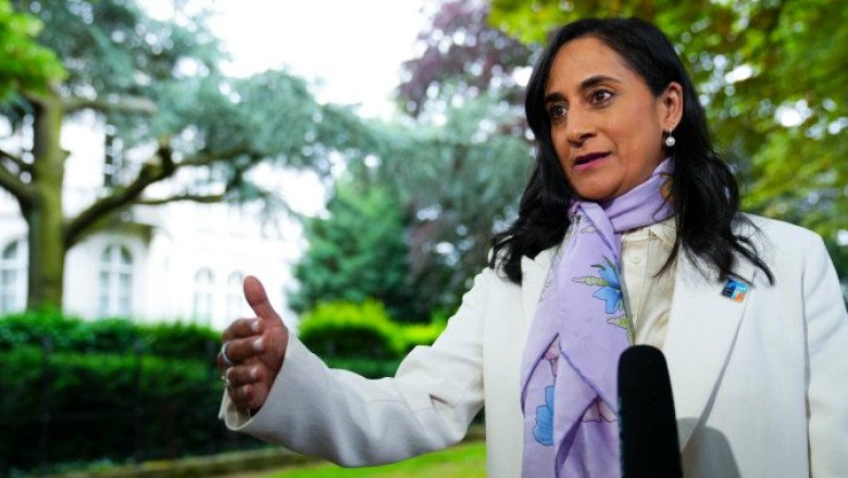 Ottawa has ‘helped’ more than 500 Canadians in Middle East, minister says