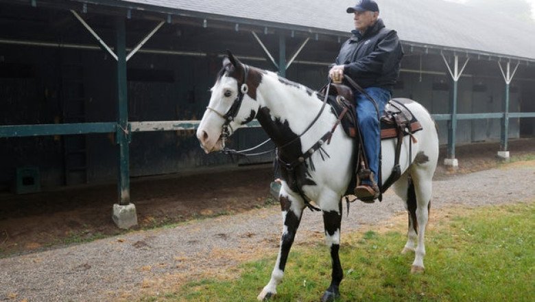 D. Wayne Lukas, 15-time Triple Crown race winning trainer and Hall of Famer, dies at 89