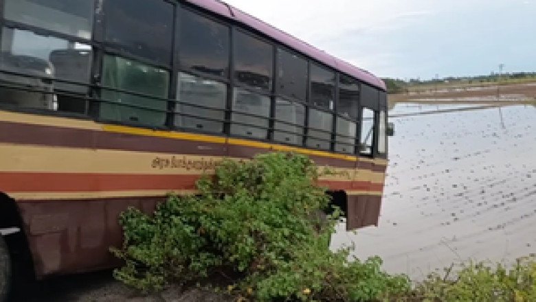 Passengers escape as T.N. government bus hangs off bridge near Ponneri in Tiruvallur