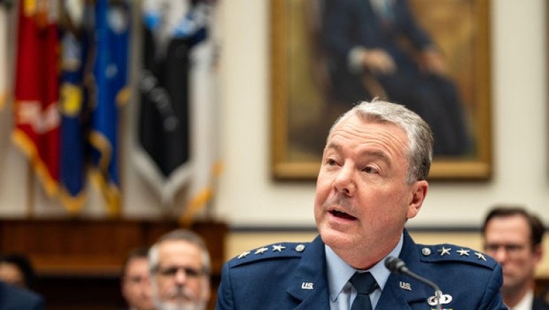 Three-star general Jeffrey Kruse ousted as Defense Intelligence Agency director