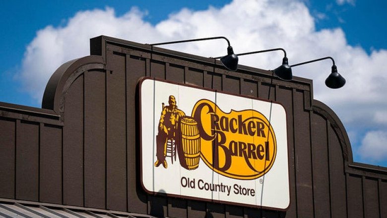 Cracker Barrel to return to its old logo after backlash