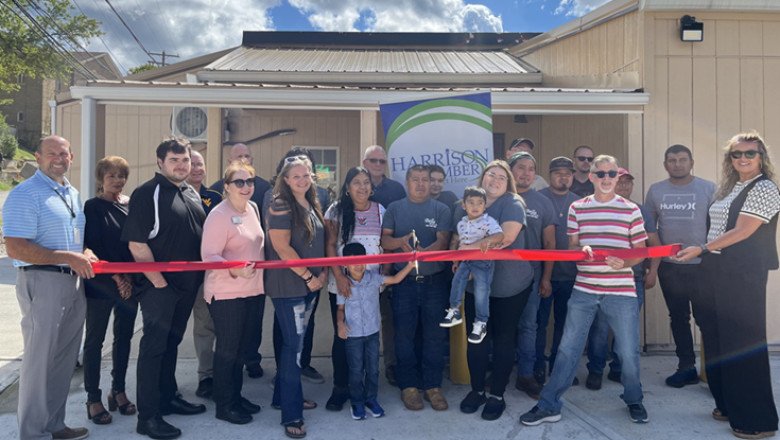 Ribbon Cutting Held for Harrison County Restaurant as it Celebrates its Move to New Location in Salem